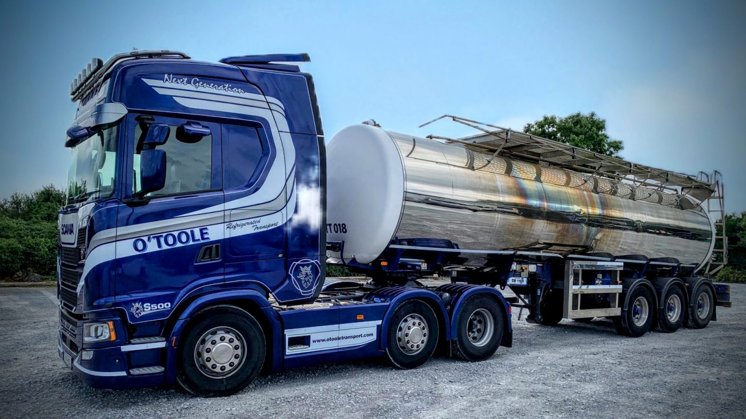 Road Tankers - sky 01